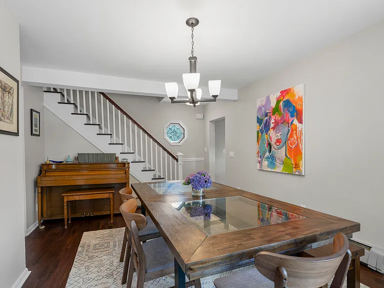 315 Maple Ave — Photo 14