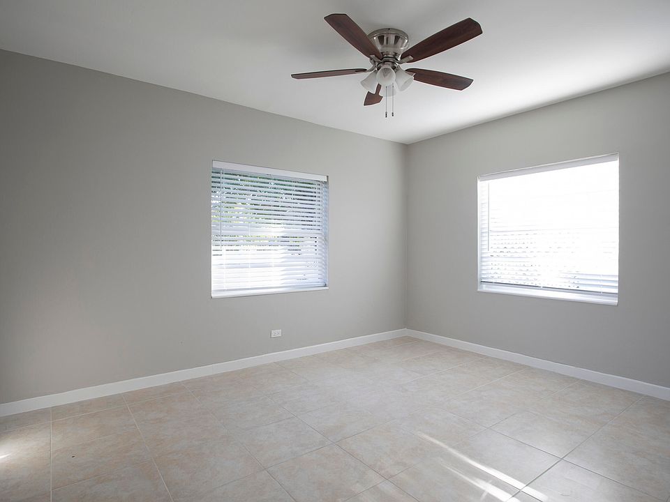 2nd image of 2405 Flagler Ave #B