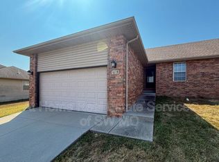 1005 N 25th St, Ozark, MO 65721