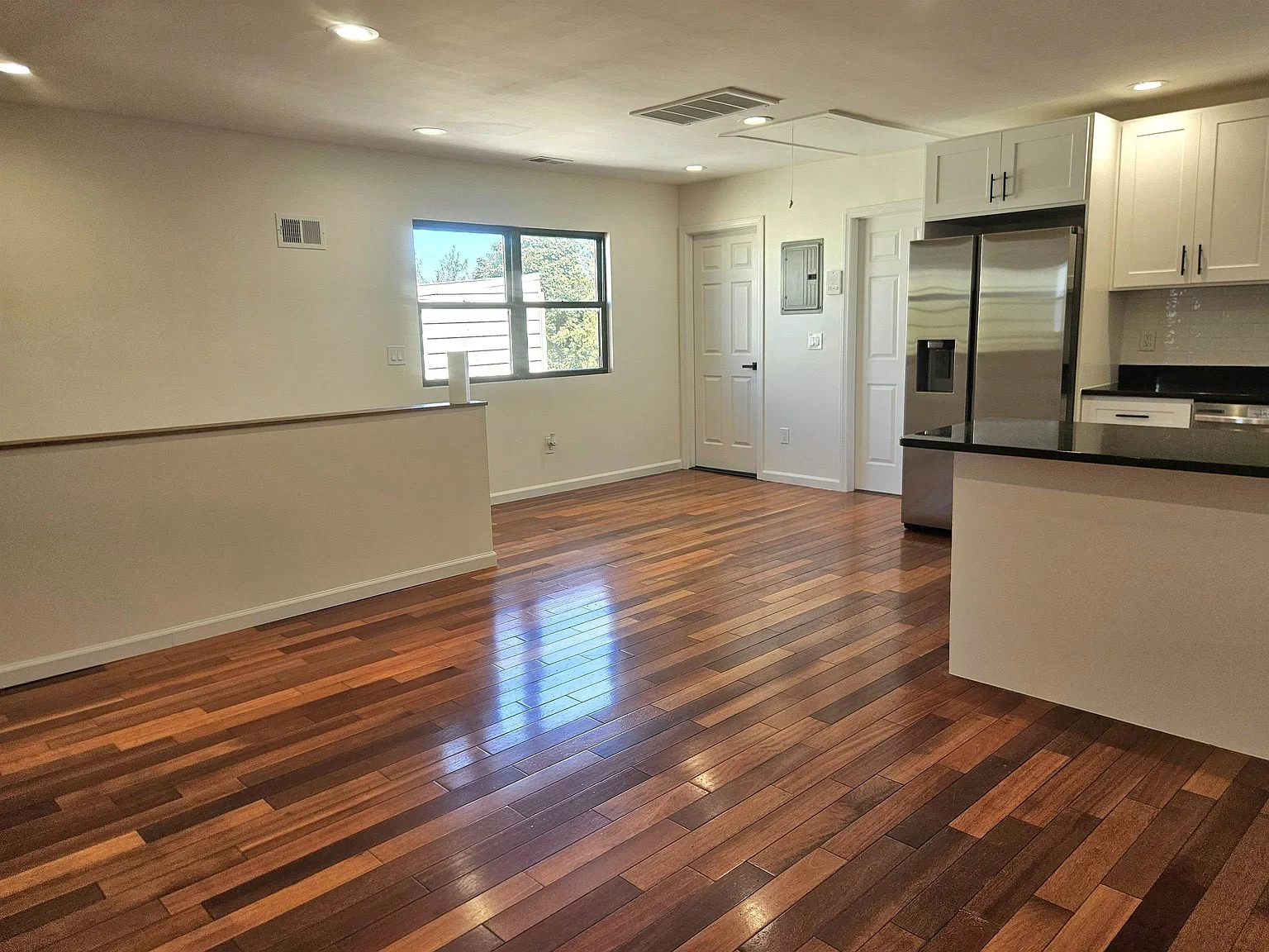 3 bed, 1.0 bath, $2,950 — Photo 3