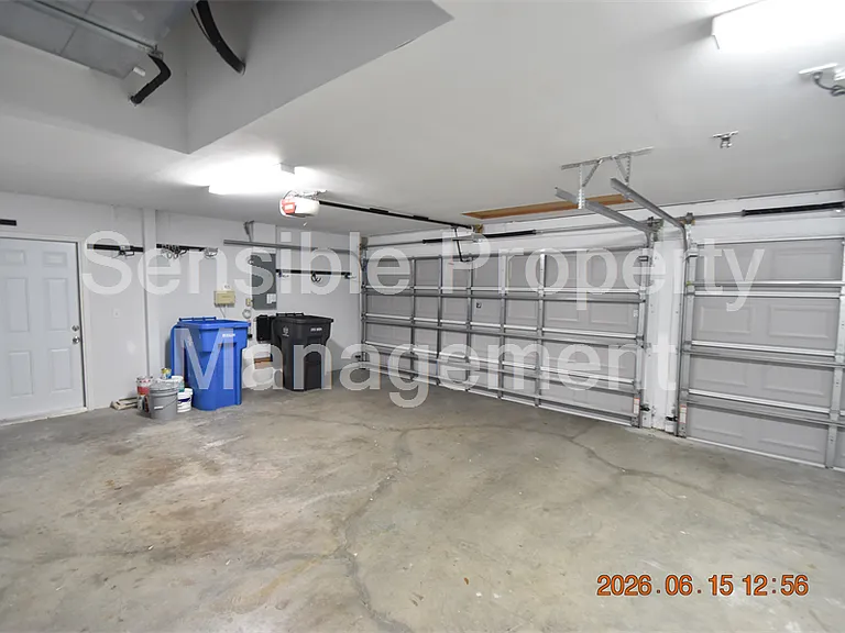 9304 Heritage Oak Ct — Photo 46