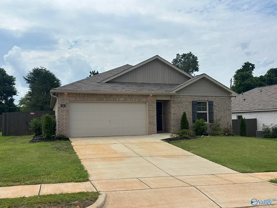 206 Murphy Ln