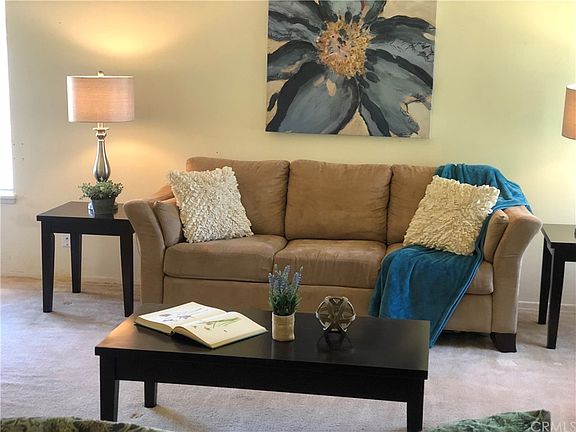 3rd image of 43668 Persimmons Ln