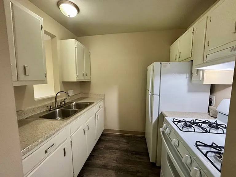 Oak Valley Apartments — Photo 45