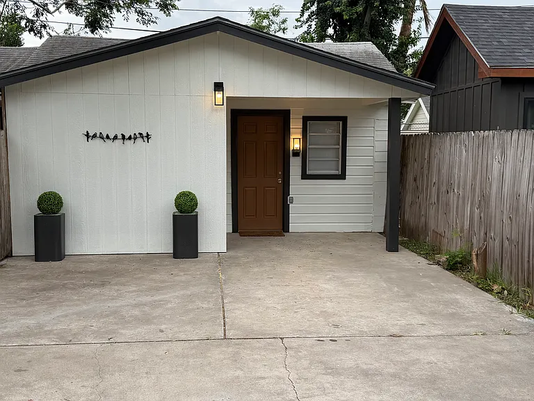 1105 W Maple Ave #1 — Photo 11