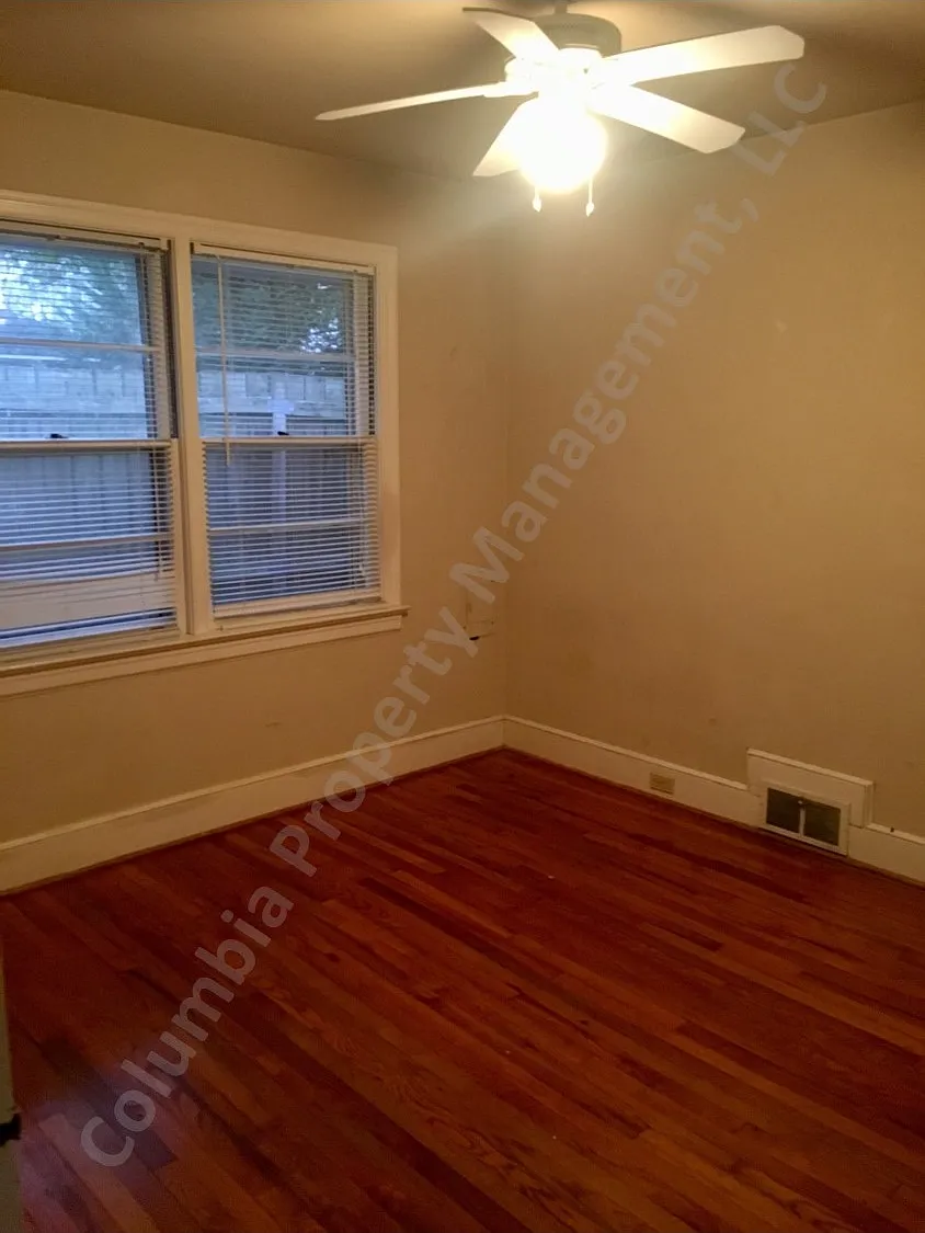 Building Photo - 2119 Kiawah Ave