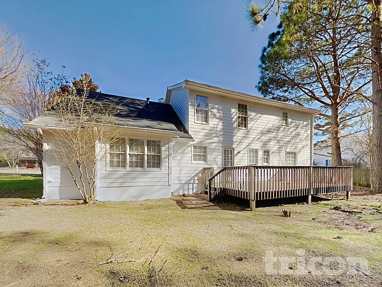 2207 Meadow Valley Cir — Photo 16