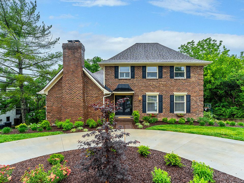 1st image of 2063 Manor Dr