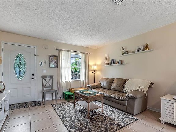 3rd image of 69 Catalina Cir