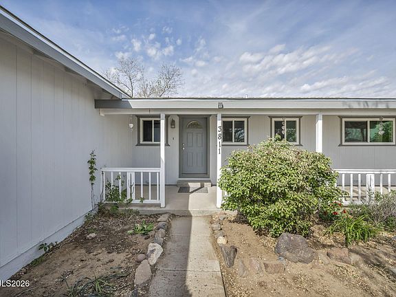 2nd image of 3811 Deodar St