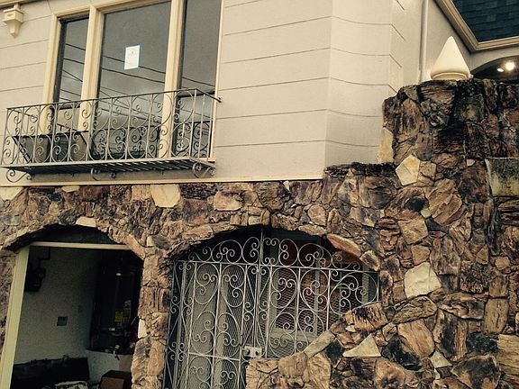 2nd image of 125 Lakeview Ave #A