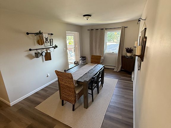 3rd image of 4 Edith Ln #1