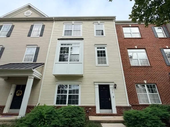 319 S Parkway Dr, Middletown, DE 19709