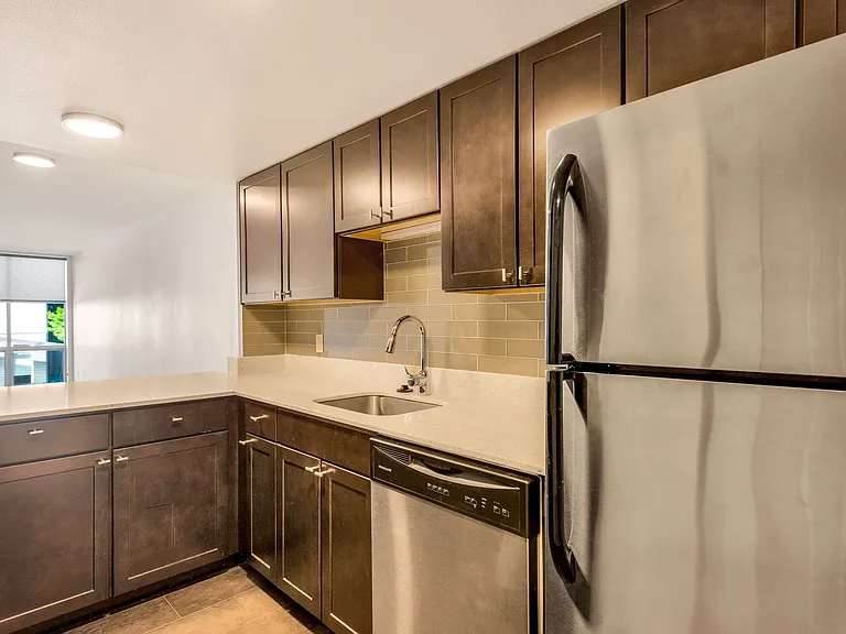 The West 206 Apartments — Photo 11