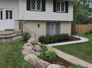 5615 Phoenix St #1, Minneapolis, MN 55422