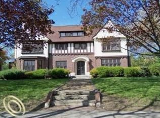 2535 Iroquois St, Detroit, MI 48214
