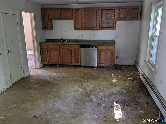 3rd image of 365 East Street