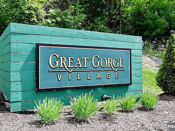 2nd image of 1 Gray Rock Dr Unit 11