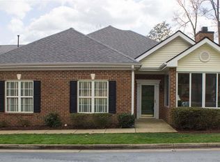 907 Calton Hill Ct, Cary, NC 27511