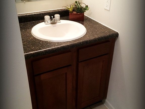 5th image of 601 Wildflower Dr