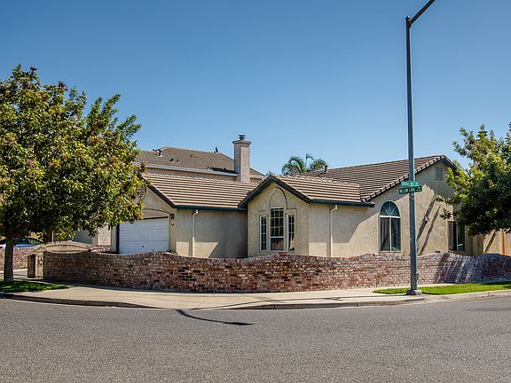 2nd image of 740 Willow Lake Way