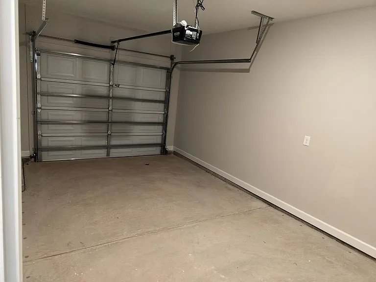 1051 McKay Dr — Photo 24