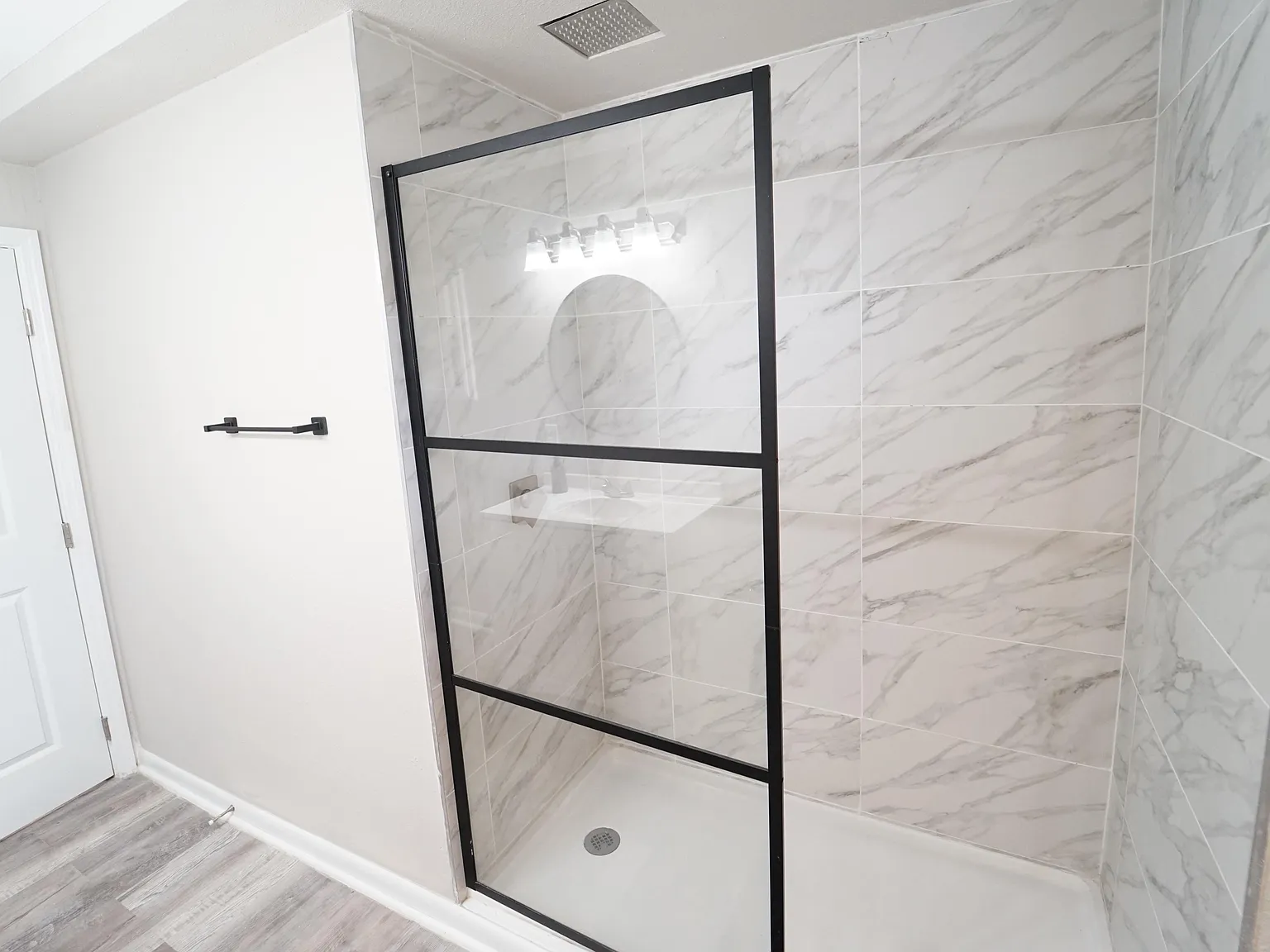 4 bed, 2.0 bath, 1772 sqft, $910 — Photo 3