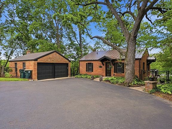 2nd image of 1020 Woodland Ave