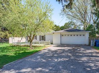 312 Coronado Dr, Tecumseh, ON N8N2E4