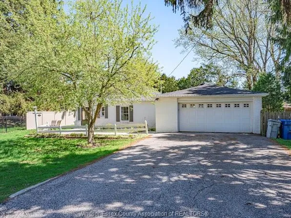 312 Coronado Dr, Tecumseh, ON N8N 2E4