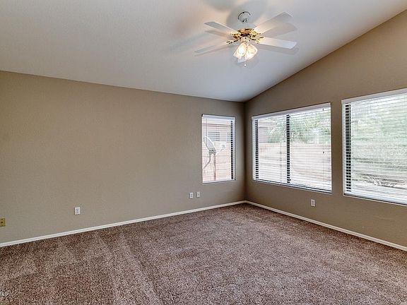 5th image of 213 W Raven Dr