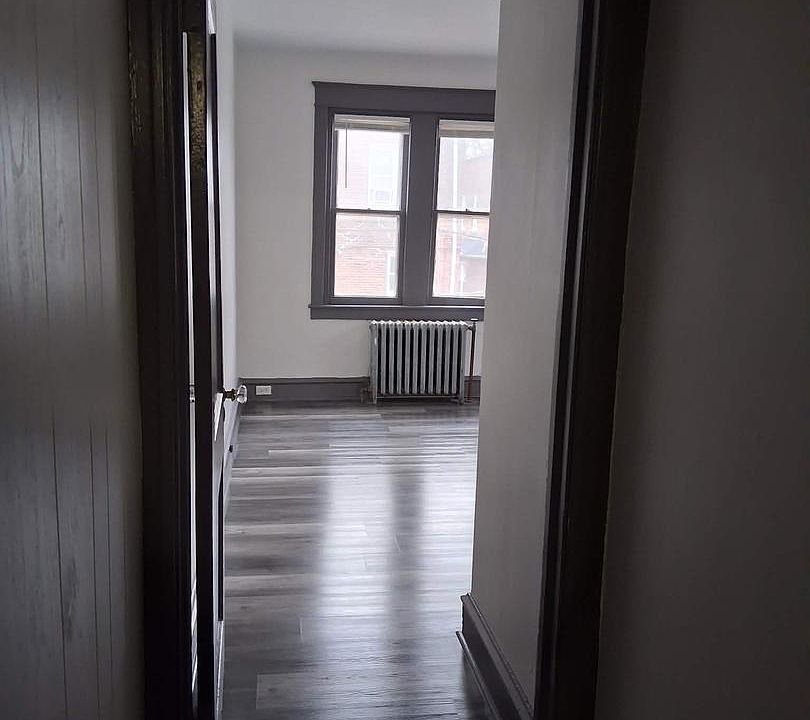 1st image of 5727 Woodcrest Ave