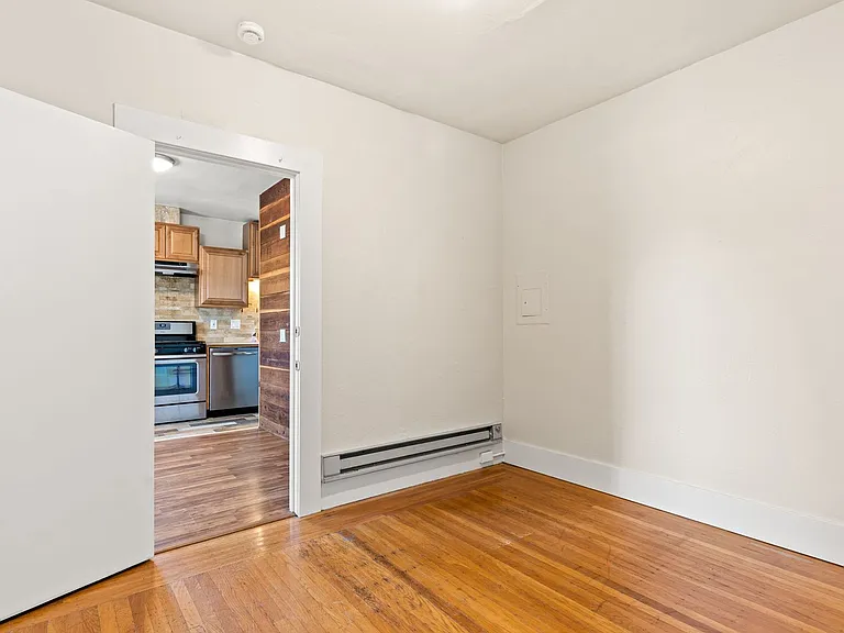 740 Alcatraz Ave #5 — Photo 8