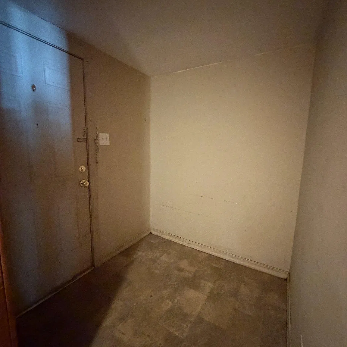 312 E Broadway — Photo 2