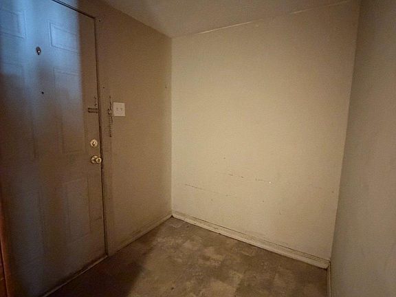 2nd image of 312 E Broadway APT 4