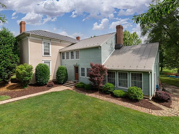 2nd image of 11 Pebble Hall Ln