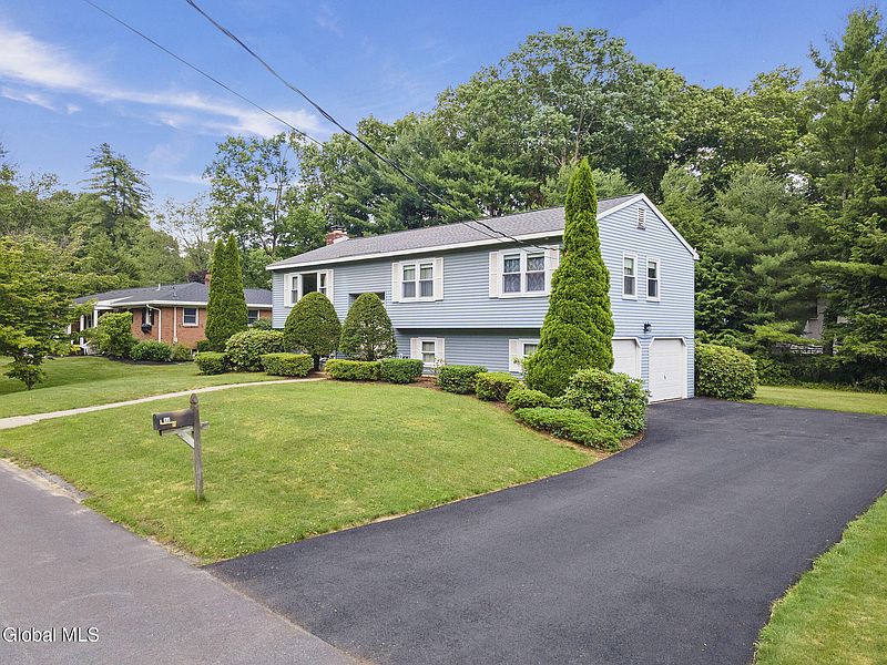 3rd image of 12 Lakewood Drive