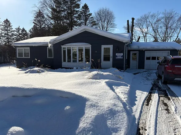 667 Hard Rd, Webster, NY 14580