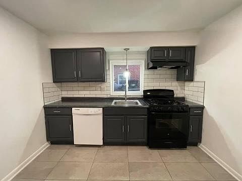 4th image of 2206 Benson St Floor 1
