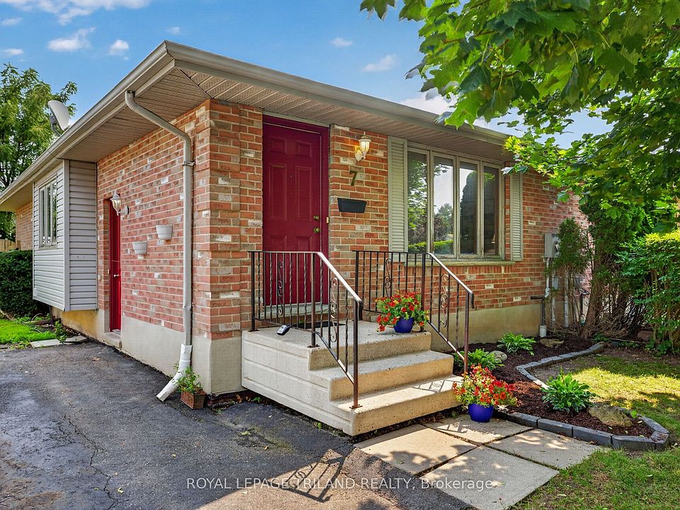 1st image of 7 Fanjoy Dr