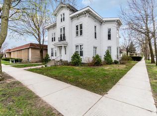 207 Washington St APT 2-N, Valparaiso, IN