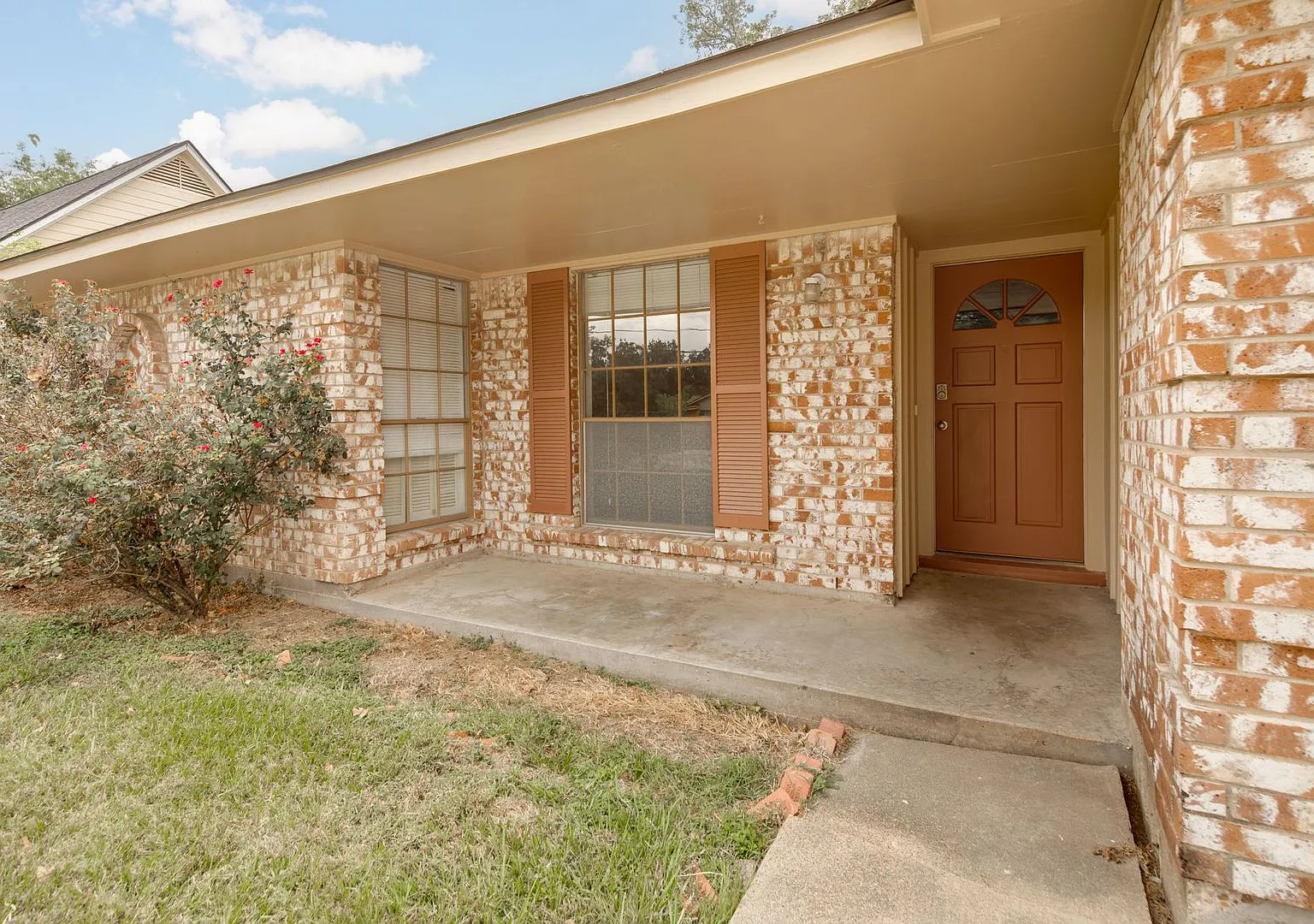 August Pre-Lease! 3 Bed, 2 Bath Home In Eastgate! — Photo 3