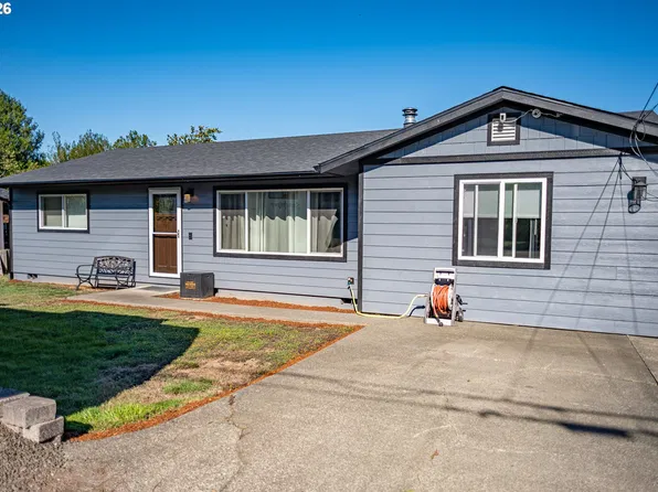 1654 Carlisle Ln, Myrtle Point, OR 97458