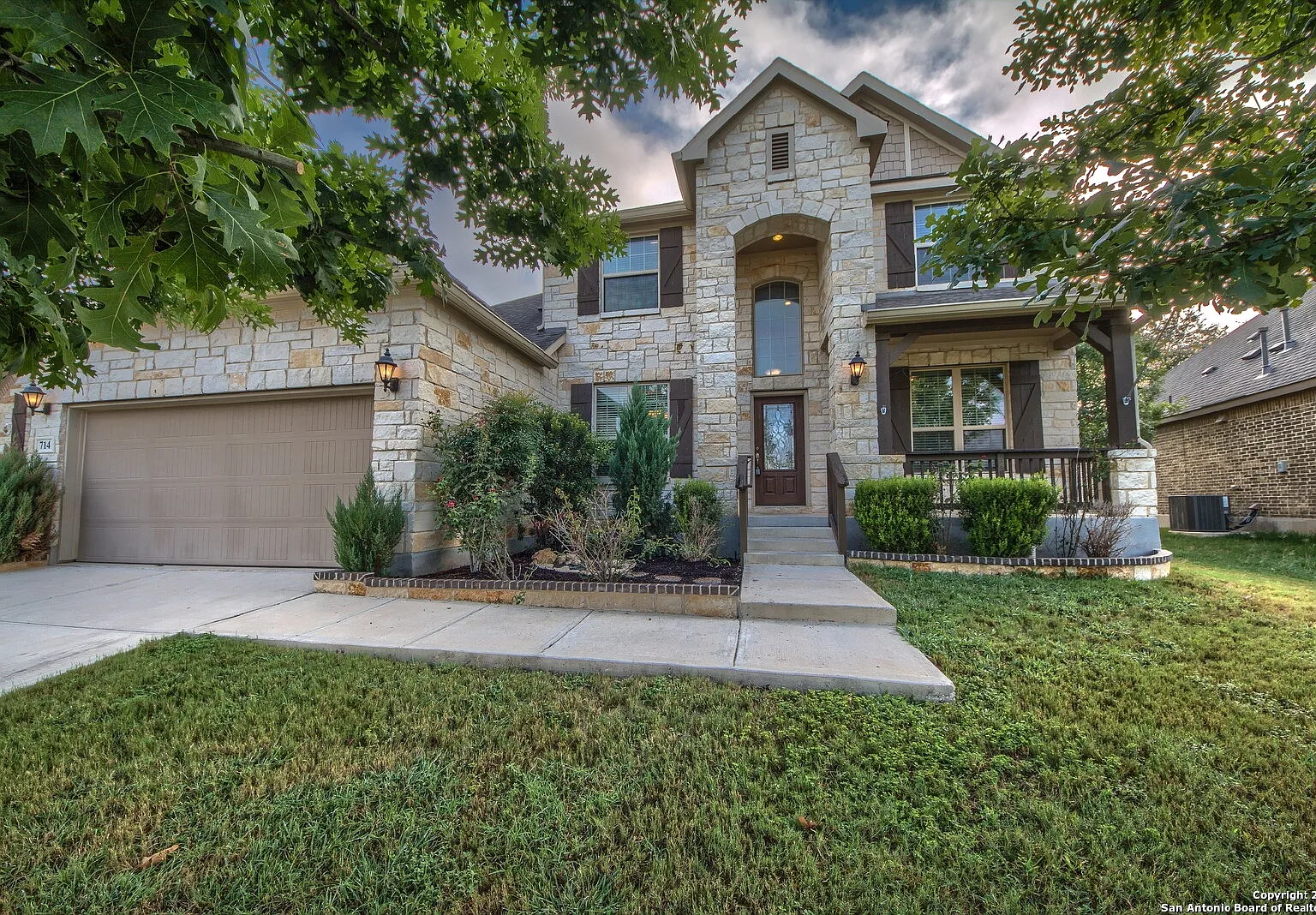 4 bed, 3.5 bath, 2889 sqft, $2,500 — Photo 1