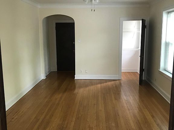 2nd image of 3315 W Ardmore Ave Floor 1