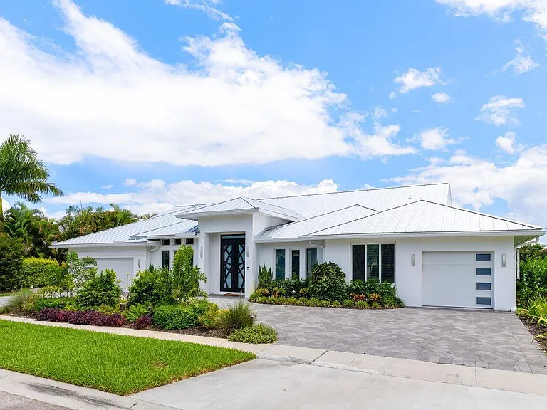 11164 Boca Woods Ln — Photo 2