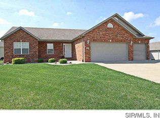 130 Stonebridge Manor Dr, Maryville, IL 62062