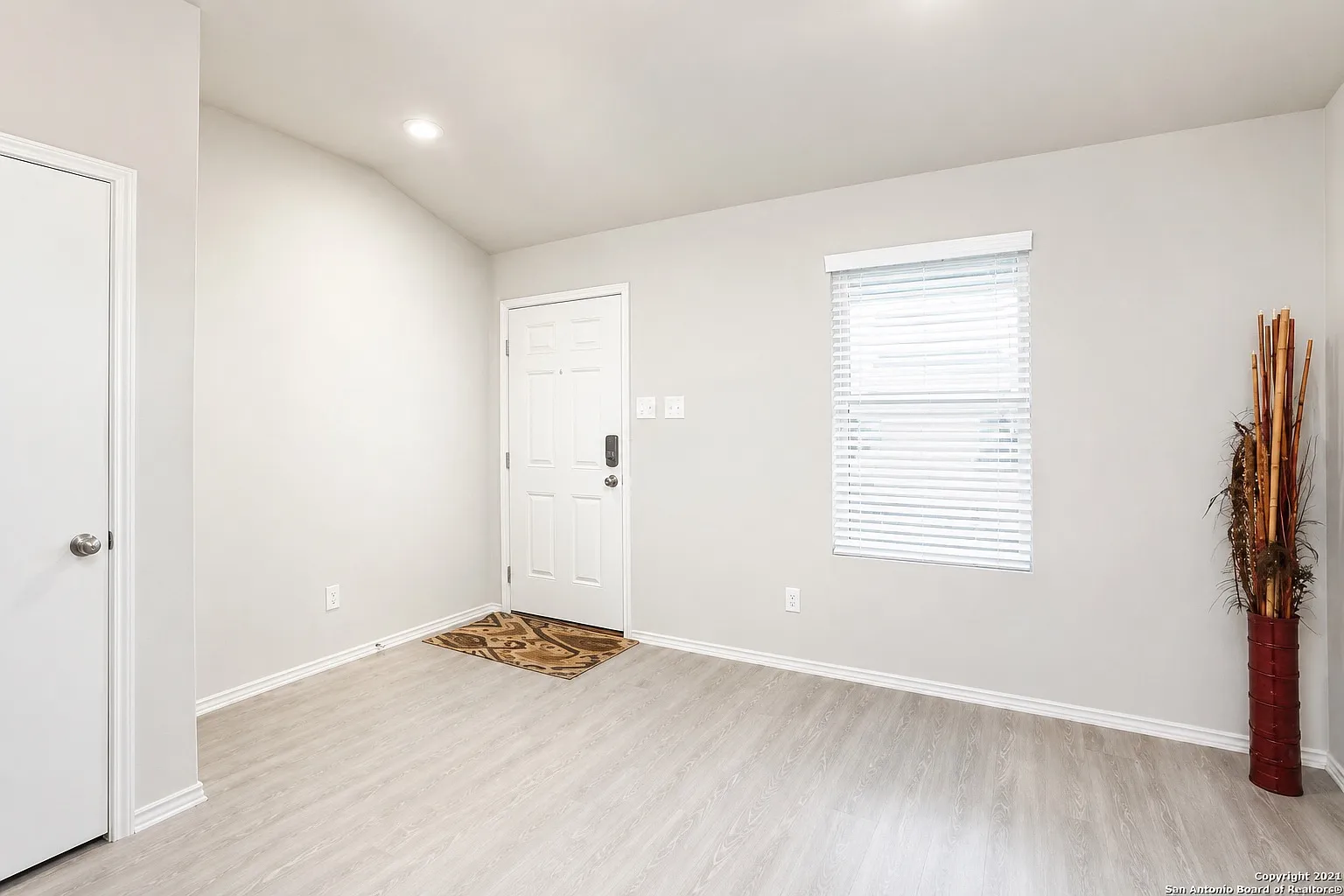 3 bed, 1495 sqft, $1,600 — Photo 3