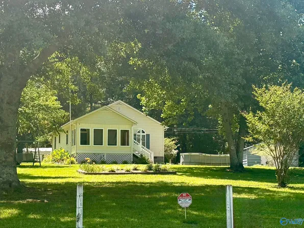70 Shady Ln, Somerville, AL 35670