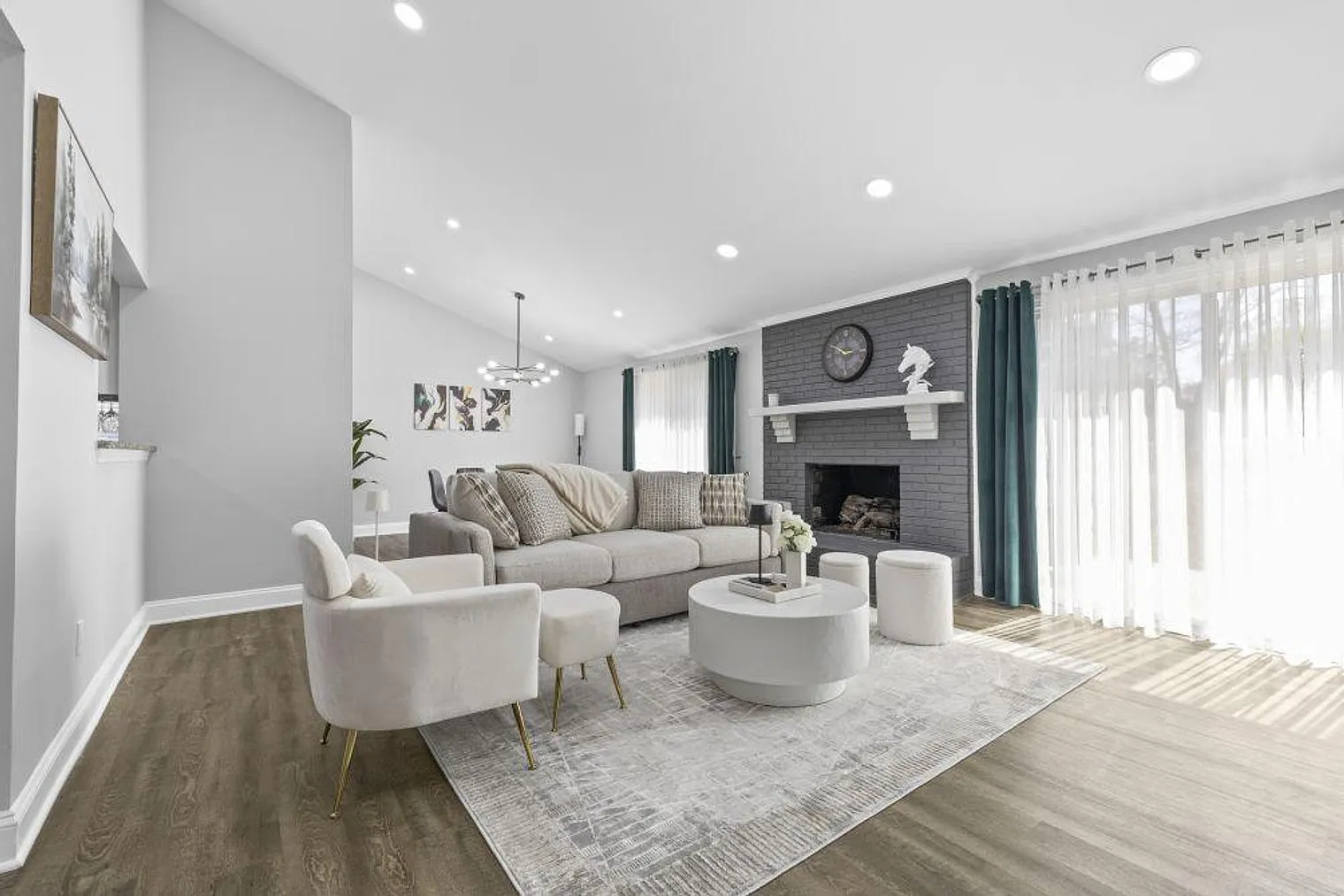 3 bed, 2.0 bath, 1593 sqft, $4,737 — Photo 3